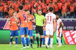 鲁媒谈泰山险胜亚泰：交出“学费”，攻防两端均有问题