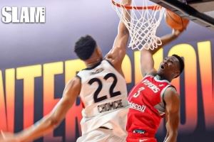 当特以双向受限制自由球员的身份签下正式合同报价 NBA历史首人